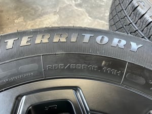 ล้อแม็กป้ายแดง Toyota TRAVO รุ่นใหม่ล่าสุด ขอบ 18 พร้อมยางใหม่ป้ายแดง 255-65-18 Goodyear ปี 25 ล้อแม็กป้ายแดง Toyota TRAVO รุ่นใหม่ล่าสุด ขอบ 18 พร้อมยางใหม่ป้ายแดง 255-65-18 Goodyear ปี 25