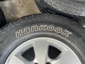 ล้อแม็ก 6รู139 Toyota Vigo ขอบ 16 พร้อมยาง 265-70-16 Hankook(แก้มขาว) ปี 21 