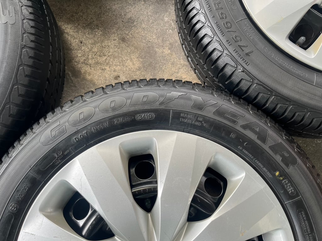 ล้อกระทะ 4รู100 Toyota ขอบ 15 แถมยาง 175-65-15 Goodyear ปี 19