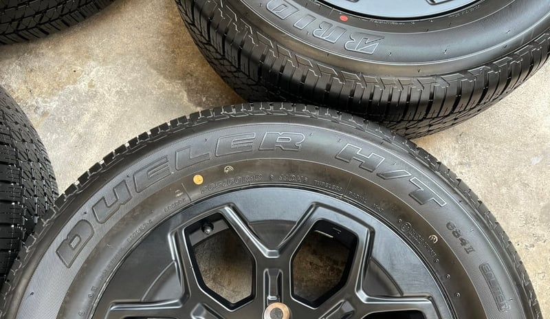 ล้อแม็กพร้อมยางป้ายแดง Toyota TRAVO รุ่นใหม่ล่าสุด ขอบ 18 สวยกริ๊บ