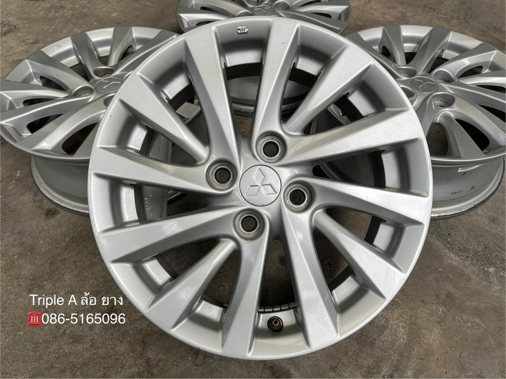 ล้อแม็ก Mitsu Attrage ขอบ 15 สีบอร์น ล้อแม็ก Mitsu Attrage ขอบ 15 สีบอร์น