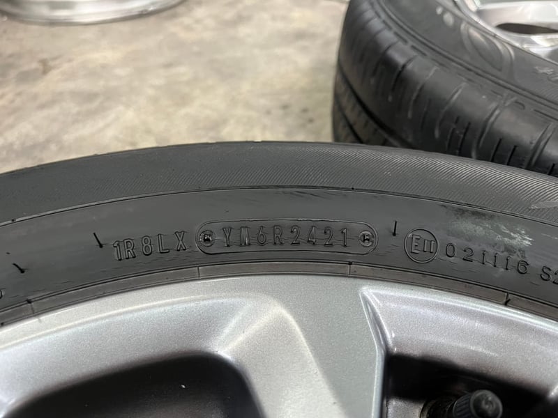 ล้อแม็ก Mazda 2 Skyactive ขอบ 15 สีเทา แถมยาง 185-65-15 Dunlop ปี 21