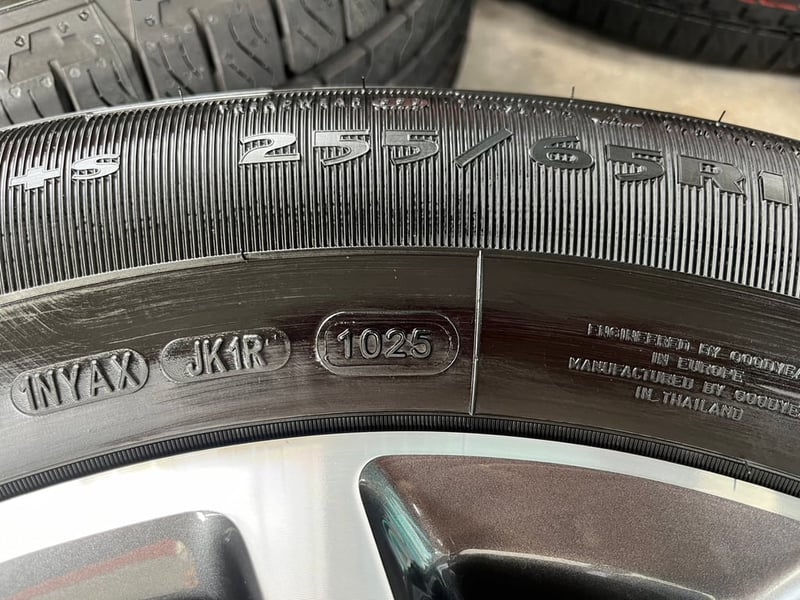 ล้อแม็กป้ายแดง Ford Everest รุ่นใหม่ล่าสุด ขอบ 18 พร้อมยางใหม่ป้ายแดง 255-65-18 Goodyear ปี 25