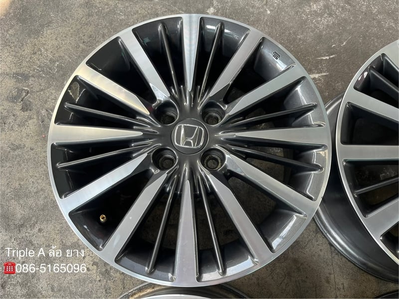 ล้อแม็ก Honda City ขอบ 15 เทาหน้าเงา สภาพสวย