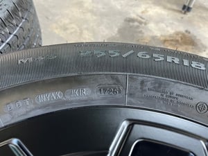 ล้อแม็กป้ายแดง Toyota TRAVO รุ่นใหม่ล่าสุด ขอบ 18 พร้อมยางใหม่ป้ายแดง 255-65-18 Goodyear ปี 25 ล้อแม็กป้ายแดง Toyota TRAVO รุ่นใหม่ล่าสุด ขอบ 18 พร้อมยางใหม่ป้ายแดง 255-65-18 Goodyear ปี 25