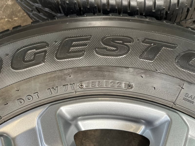 ล้อแม็กป้ายแดง Ford Ranger รุ่นใหม่ ขอบ 17 พร้อมยาง 265-65-17 Bridgestone ปี 21 ล้อแม็กป้ายแดง Ford Ranger รุ่นใหม่ ขอบ 17 พร้อมยาง 265-65-17 Bridgestone ปี 21