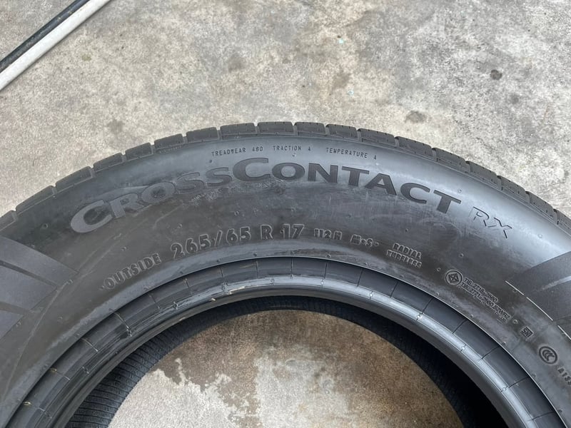 ยางป้ายแดง 1 เส้น 265-65-17 Continental ปี 25 ใหม่กริ๊บ ยางป้ายแดง 1 เส้น 265-65-17 Continental ปี 25 ใหม่กริ๊บ