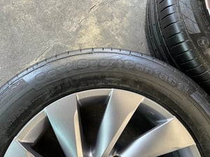 ล้อแม็กป้ายแดงแถมยาง ISUZU ขอบ 18 สีเทา สภาพดี ล้อแม็กป้ายแดงแถมยาง ISUZU ขอบ 18 สีเทา สภาพดี