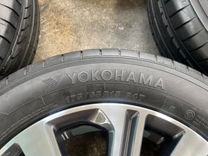 ล้อแม็ก Honda City ตัวท็อป ขอบ 15 เทาหน้าเงา พร้อมยาง 175-65-15 Yokohama ปี 25 ล้อแม็ก Honda City ตัวท็อป ขอบ 15 เทาหน้าเงา พร้อมยาง 175-65-15 Yokohama ปี 25