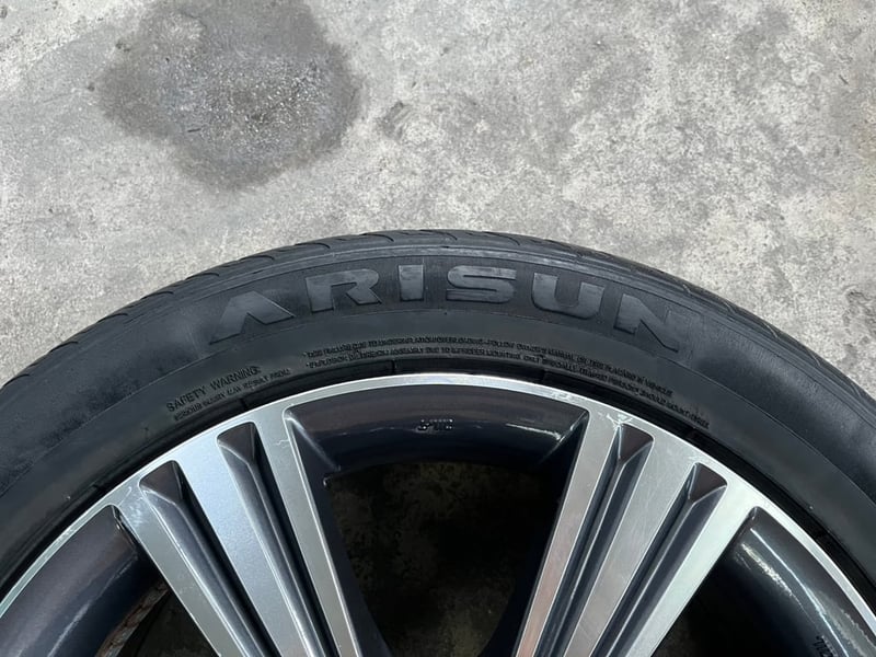 ล้อแม็ก ISUZU X-Series ขอบ 18 เทาหน้าเงา พร้อมยาง 235-50-18 ARISUN ปี 22