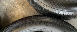 ยางใหม่ป้ายแดง 195-60-16 Dunlop ปี 26 ใหม่กริ๊บ ถอดจากโชว์รูม ยางใหม่ป้ายแดง 195-60-16 Dunlop ปี 26 ใหม่กริ๊บ ถอดจากโชว์รูม
