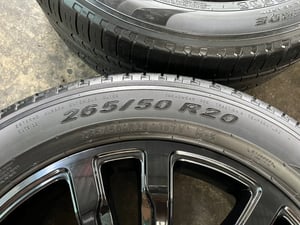 ล้อแม็ก Ford Everest Sport ขอบ 20 สีดำแท้ พร้อมยาง 265-50-20 PIRELLI ปี 23