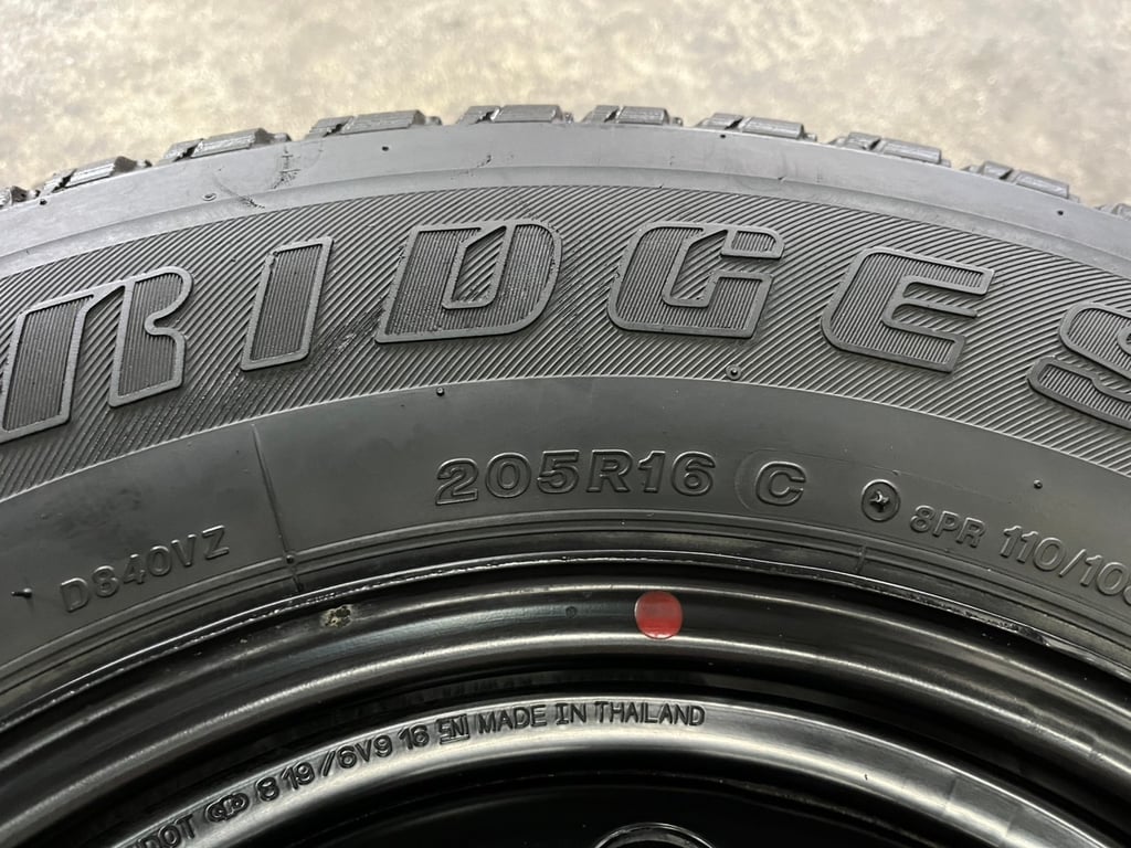 ล้อกระทะ 5รู114 Toyota ขอบ 16 สีดำ แถมยาง 205R16 Bridgestone ปลายปี 18
