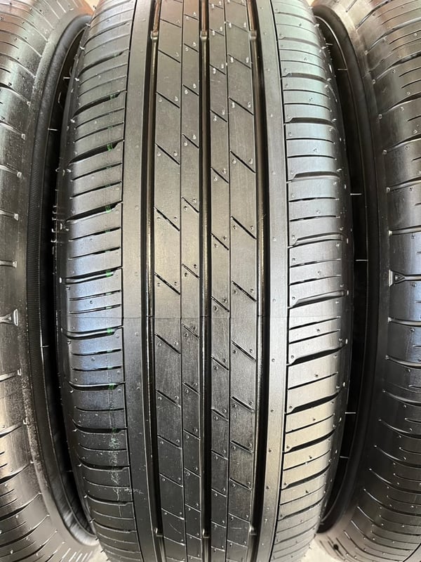 ยางป้ายแดง 195-65-15 TOYO ปลายปี 24 สวยกริ๊บ ถอดจากรถใหม่ป้ายแดง