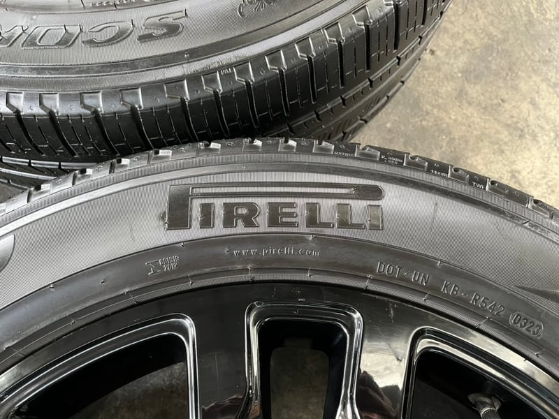 ล้อแม็ก Ford Everest Sport ขอบ 20 สีดำแท้ พร้อมยาง 265-50-20 PIRELLI ปี 23