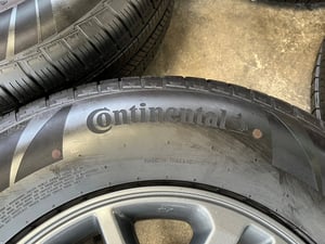 ล้อแม็ก Toyota Fortuner BMC ขอบ 17 สีเทาดำ พร้อมยางป้ายแดง 265-65-17 Continental ปี 25