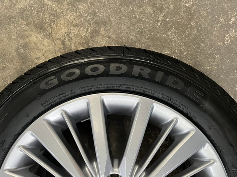 ล้อแม็กป้ายแดง Honda City ขอบ 15 พร้อมยางใหม่ 185-60-15 Goodride ปี 26 ล้อแม็กป้ายแดง Honda City ขอบ 15 พร้อมยางใหม่ 185-60-15 Goodride ปี 26