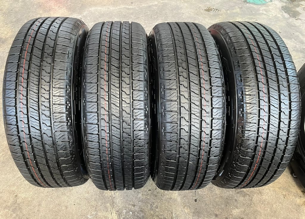 ล้อแม็ก Mitsu Triton Athlete ขอบ 18 สีดำแท้ พร้อมยางใหม่ป้ายแดง 255-65-18 Goodyear ปี 24 ล้อแม็ก Mitsu Triton Athlete ขอบ 18 สีดำแท้ พร้อมยางใหม่ป้ายแดง 255-65-18 Goodyear ปี 24