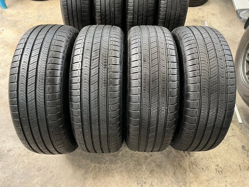 ล้อแม็ก Mitsu Pajero ก้านวาย ขอบ 17 สีดำ พร้อมยางป้ายแดง 265-65-17 Continental ปี 25