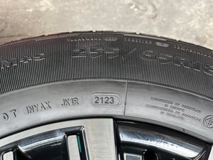 ล้อแม็ก Mitsu Pajero ตัวท็อป ขอบ 18 ดำหน้าเงา พร้อมยาง 255-65-18 Goodyear ปี 23 ล้อแม็ก Mitsu Pajero ตัวท็อป ขอบ 18 ดำหน้าเงา พร้อมยาง 255-65-18 Goodyear ปี 23