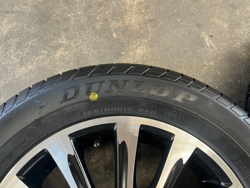 ล้อแม็ก Toyota Vios 12 ก้าน ขอบ 15 สีดำหน้าเงา พร้อมยางใหม่ 185-60-15 Dunlop ปลายปี 25 ล้อแม็ก Toyota Vios 12 ก้าน ขอบ 15 สีดำหน้าเงา พร้อมยางใหม่ 185-60-15 Dunlop ปลายปี 25