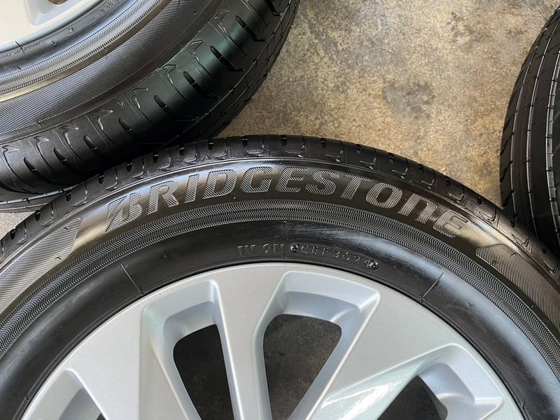 ล้อแม็กพร้อมยางป้ายแดง Nissan Almera รุ่นใหม่ล่าสุด ขอบ 15 สวยกริ๊บ