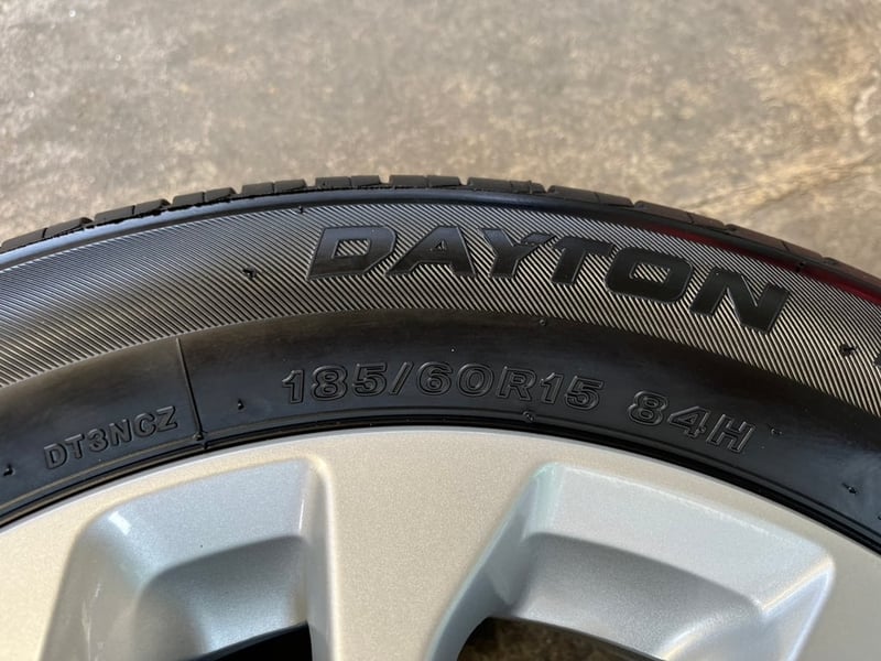 ล้อแม็กป้ายแดง Nissan Almera รุ่นใหม่ ขอบ 15 พร้อมยางใหม่ 185-60-15 DAYTON ปี 26