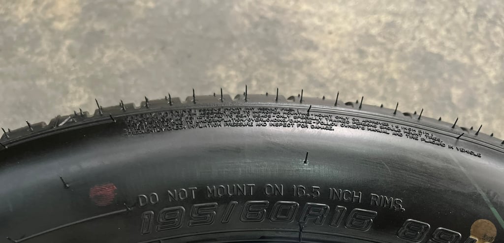 ยางป้ายแดง 195-60-16 Dunlop ปลายปี 25 สวยกริ๊บ ถอดจากรถป้ายแดง