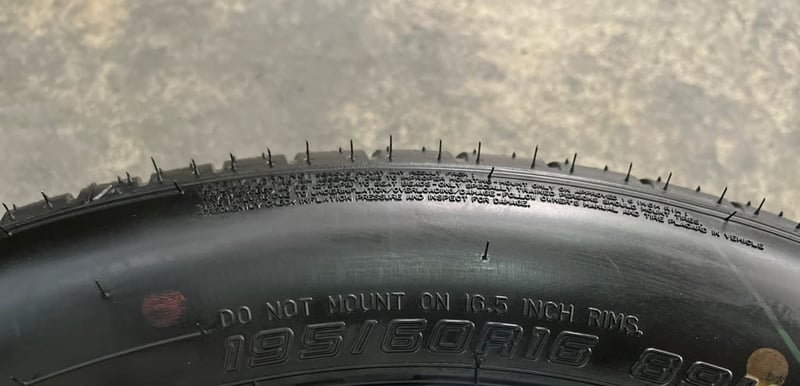 ยางป้ายแดง 195-60-16 Dunlop ปลายปี 25 สวยกริ๊บ ถอดจากรถป้ายแดง ยางป้ายแดง 195-60-16 Dunlop ปลายปี 25 สวยกริ๊บ ถอดจากรถป้ายแดง