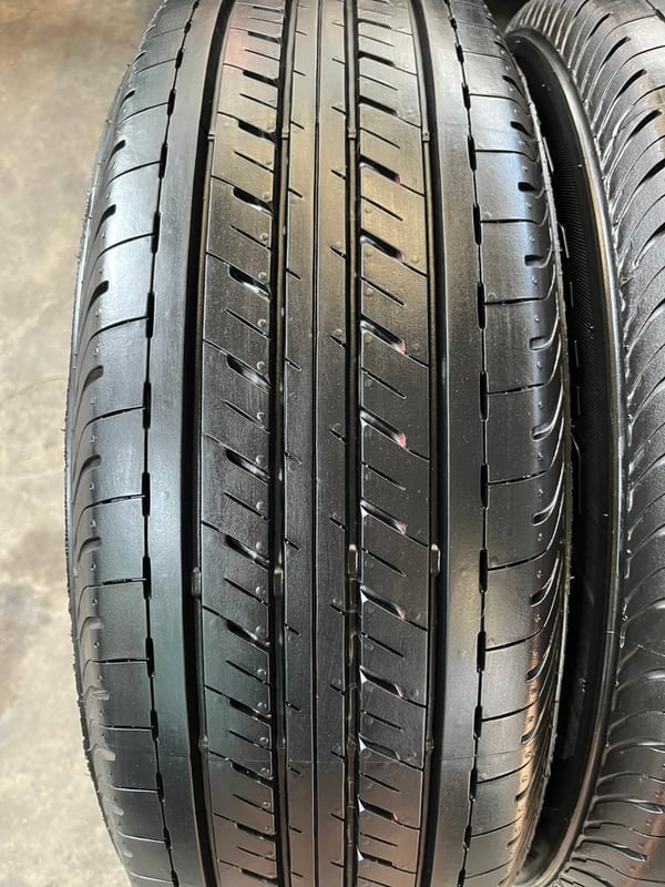 ยาง 215-65-16 Bridgestone สวยกริ๊บ ใส่กับ รถตู้ ,รถกระบะตัวเตี้ย ได้ทุกรุ่น