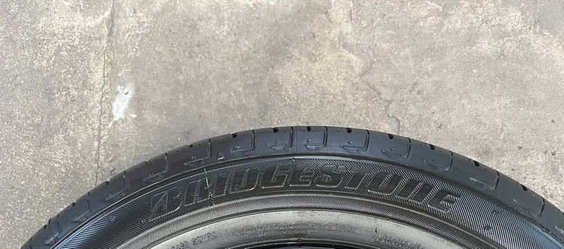 ยางป้ายแดง 165-65-14 Bridgestone ปี 25 สวยกริ๊บ