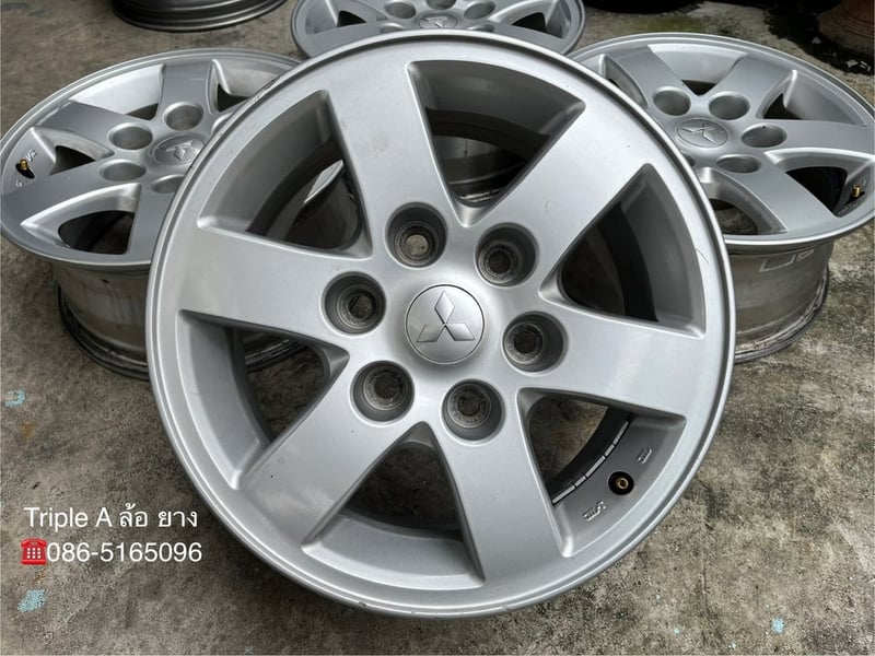 ล้อแม็ก Mitsu Triton ขอบ 16 ใส่กับ Pajero และ Triton 6รู139 ได้เลย ล้อแม็ก Mitsu Triton ขอบ 16 ใส่กับ Pajero และ Triton 6รู139 ได้เลย