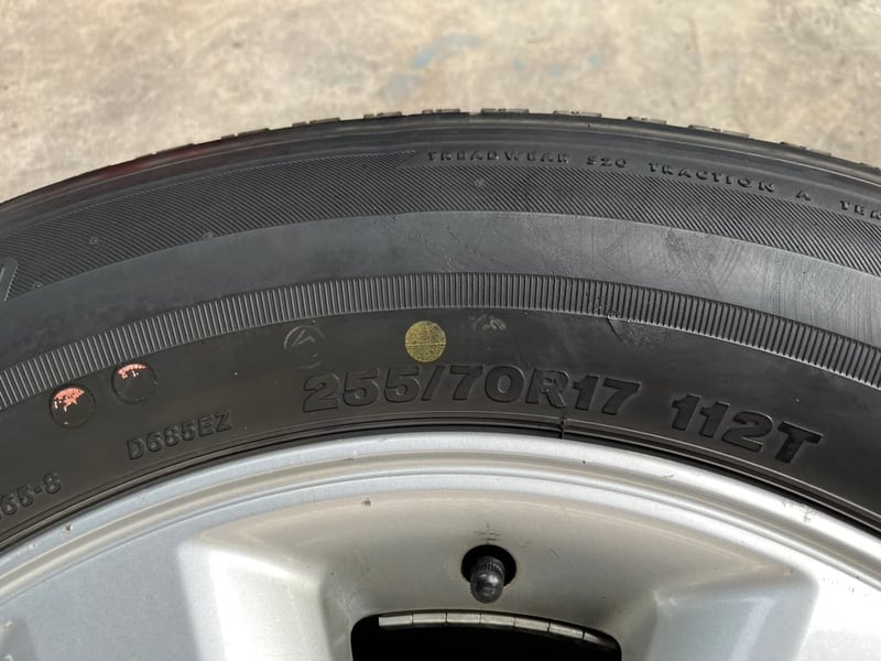 ล้อแม็ก Toyota Fortuner ก้านใหญ่ ขอบ 17 แถมยาง 255-70-17 Bridgestone ปี 22