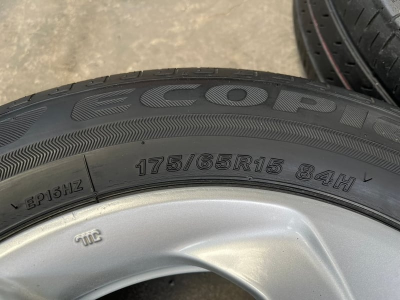 ล้อแม็ก Honda City ใบพัด ขอบ 15 แถมยาง 175-65-15 Bridgestone ปลายปี 20 ล้อแม็ก Honda City ใบพัด ขอบ 15 แถมยาง 175-65-15 Bridgestone ปลายปี 20