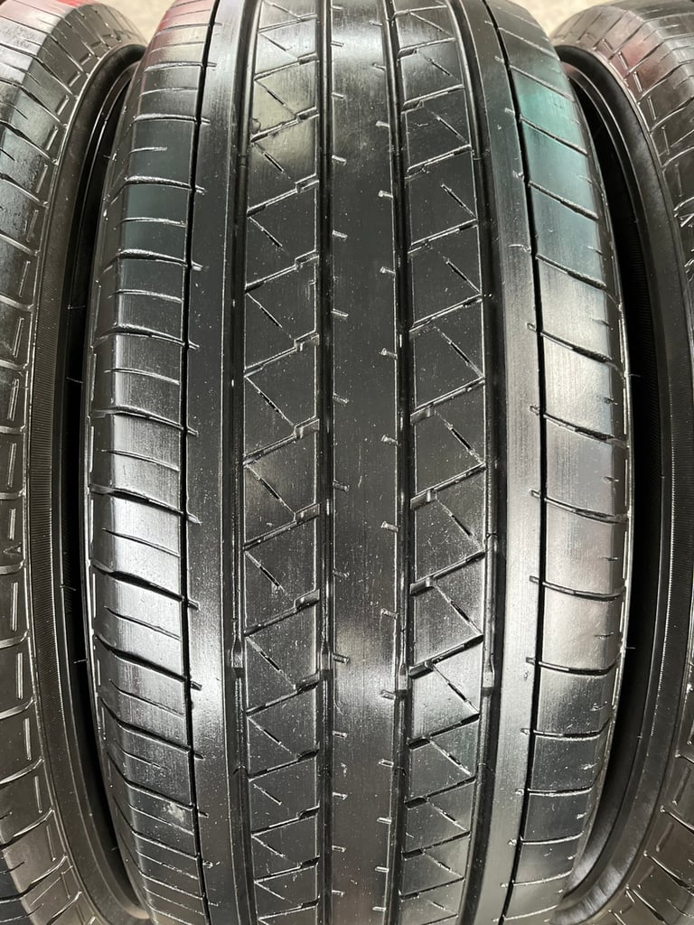 ล้อแม็ก 6รู139 Toyota ขอบ 16 พร้อมยาง 235-65-16 Yokohama ปลายปี 24 ใส่กับ รถตู้ Commuter 6รู139 ได้เลย