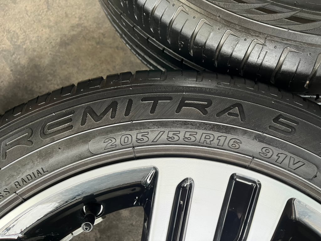 ล้อแม็กป้ายแดง 5รู114 Mitsu Xpander ขอบ 16 ดำหน้าเงา พร้อมยาง 205-55-16 Maxxis ปี 22 ล้อแม็กป้ายแดง 5รู114 Mitsu Xpander ขอบ 16 ดำหน้าเงา พร้อมยาง 205-55-16 Maxxis ปี 22