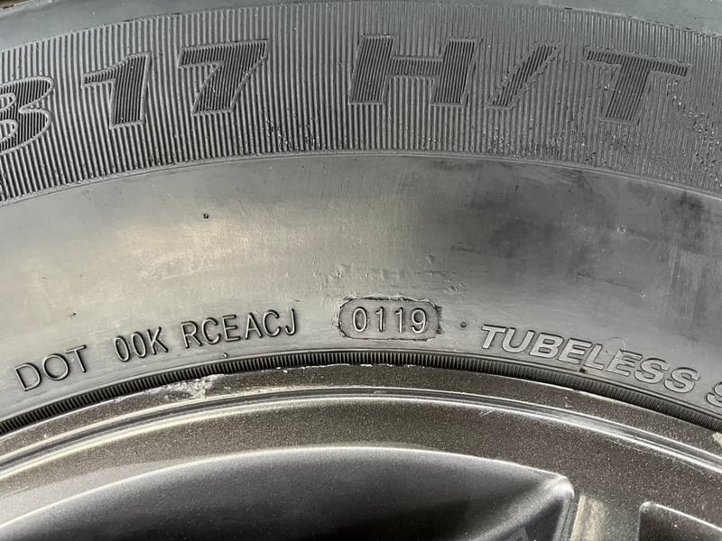 ล้อแม็ก ISUZU D-Max ขอบ 16 แถมยาง 265-70-16 Goodride ปี 19 ล้อแม็ก ISUZU D-Max ขอบ 16 แถมยาง 265-70-16 Goodride ปี 19