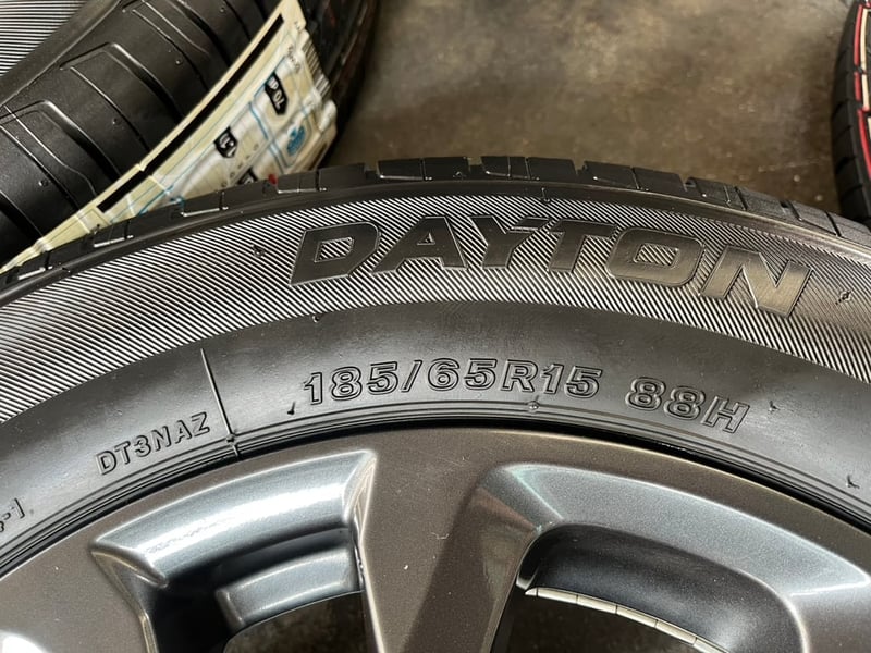 ล้อแม็ก Mazda 2 Skyactiv ขอบ 15 สีดำมิดไนท์ พร้อมยางใหม่ 185-65-15 DAYTON ปี 26