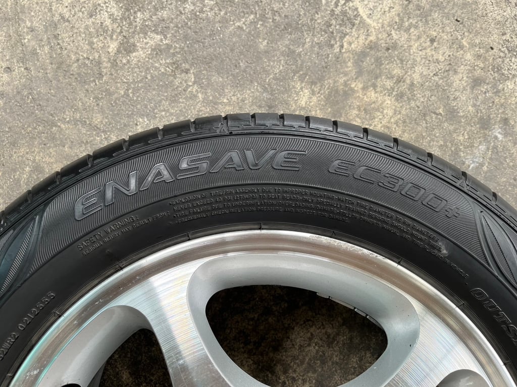 ล้อแม็ก 4รู100 Honda ขอบ 15 แถมยาง 185-65-15 Dunlop ปี 20