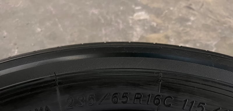 ล้อแม็กป้ายแดง Toyota Revo ขอบ 16 พร้อมยาง 235-65-16 Yokohama ปลายปี 24