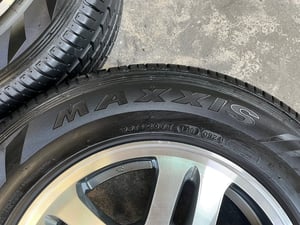 ล้อแม็ก Honda CRV ขอบ 15 เทาหน้าเงา พร้อมยาง 205-70-15 Maxxis ปี 24
