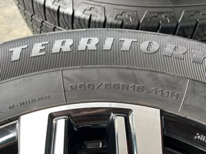 ล้อแม็ก Mitsu Pajero ตัวท็อป ขอบ 18 ดำหน้าเงา พร้อมยาง 255-65-18 Goodyear ปี 23 ล้อแม็ก Mitsu Pajero ตัวท็อป ขอบ 18 ดำหน้าเงา พร้อมยาง 255-65-18 Goodyear ปี 23