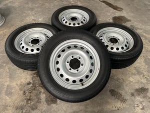 ล้อกระทะ 6รู139 Toyota ขอบ 17 สีบอร์น แถมยาง 235-60-17 NEXEN ปี 20