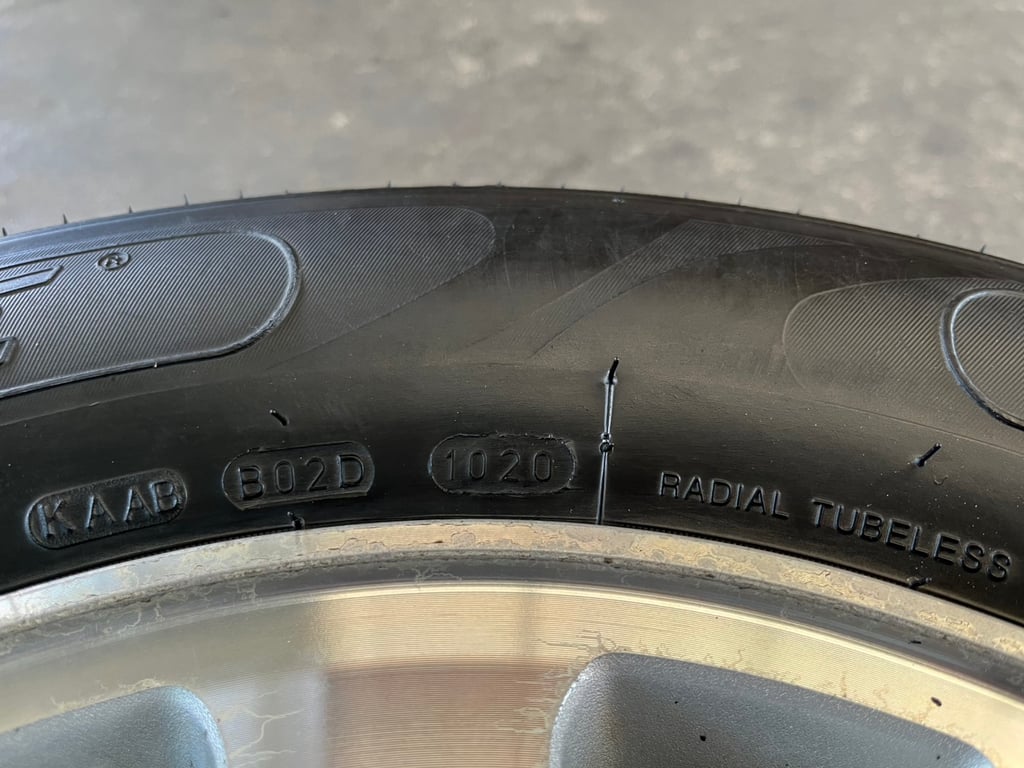 ล้อแม็ก Honda ขอบ 14 พร้อมยาง 185-70-14 Deestone ปี 20