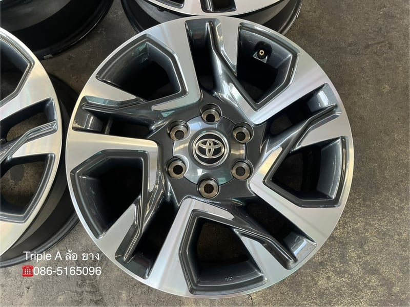 ล้อแม็กป้ายแดง 6รู139 Toyota Fortuner Leader ขอบ 18 เทาหน้าเงา สวยกริ๊บ
