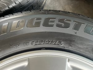 ล้อแม็ก 6รู139 Toyota ขอบ 15 พร้อมยางใหม่ 215-70-15 Bridgestone ปี 26