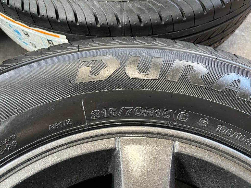 ล้อแม็ก ISUZU D-Max Patinum ขอบ 15 สีเทาดำ พร้อมยางใหม่ 215-70-15 Bridgestone ปลายปี 25 ล้อแม็ก ISUZU D-Max Patinum ขอบ 15 สีเทาดำ พร้อมยางใหม่ 215-70-15 Bridgestone ปลายปี 25