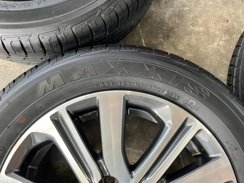 ล้อแม็ก Honda City ตัวท็อป ขอบ 15 เทาหน้าเงา พร้อมยางใหม่ป้ายแดง 185-60-15 Maxxis ปี 25