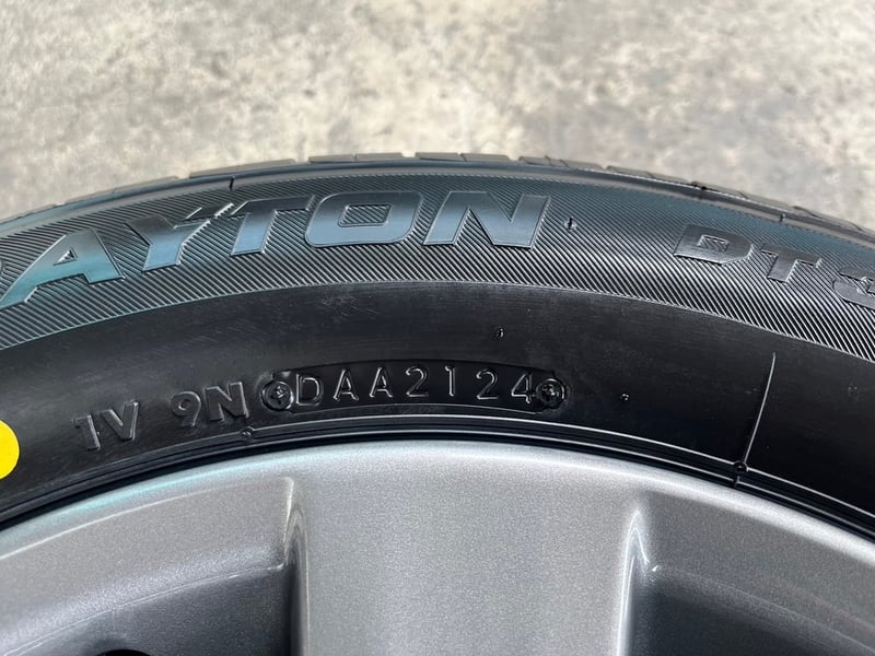 ล้อแม็กพร้อมยางใหม่ 5รู100 Toyota Altis ขอบ 15 สีเทา สวยกริ๊บ