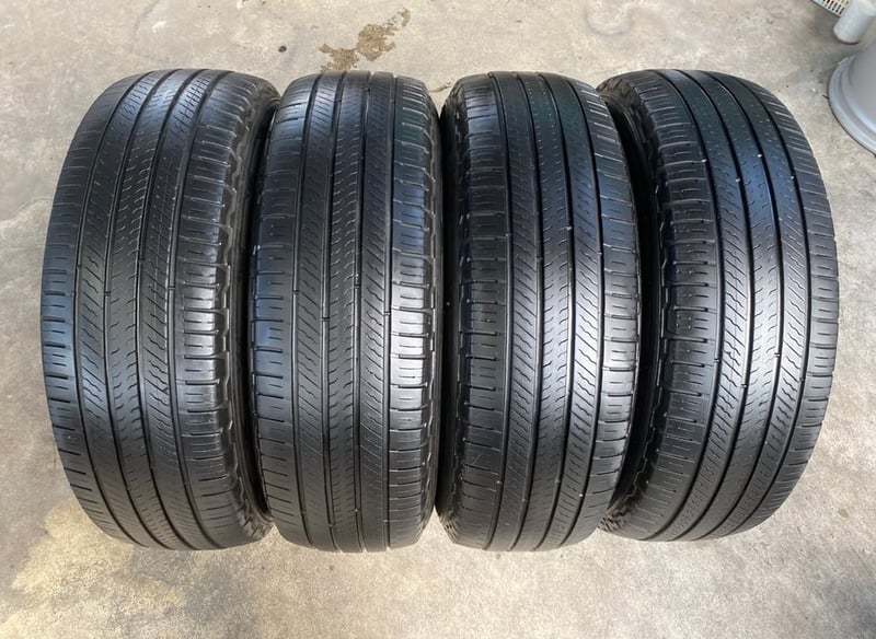 ล้อแม็ก ฮุนได Hyundai H1 ขอบ 16 สีไฮเปอร์ พร้อมยาง 215-70-16 Michelin ปลายปี 22 ล้อแม็ก ฮุนได Hyundai H1 ขอบ 16 สีไฮเปอร์ พร้อมยาง 215-70-16 Michelin ปลายปี 22